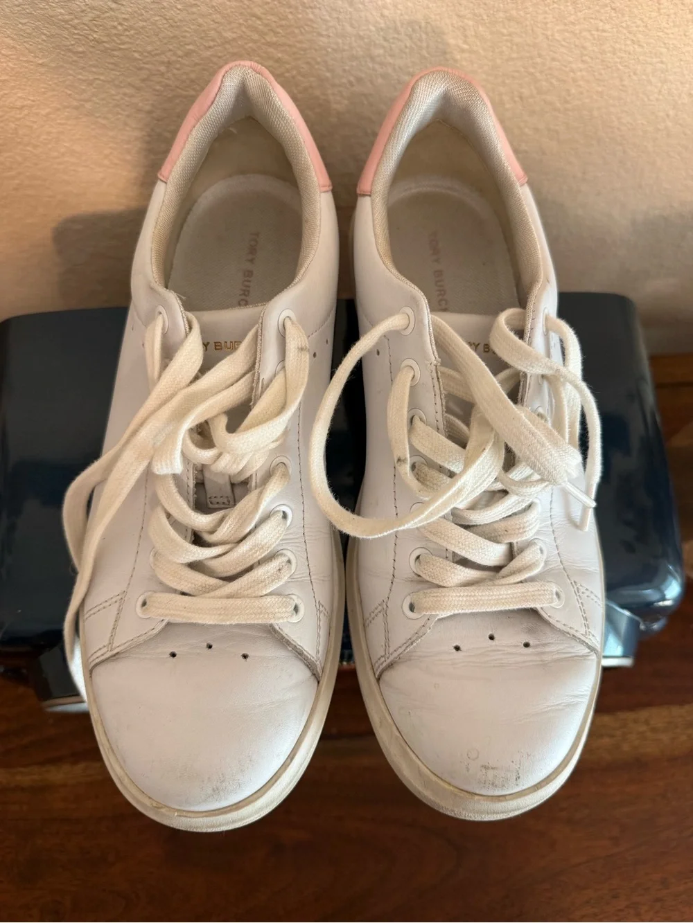 Tory Burch Howell Court Sneaker White Leather w/ Pink lace up Shoes Size 7